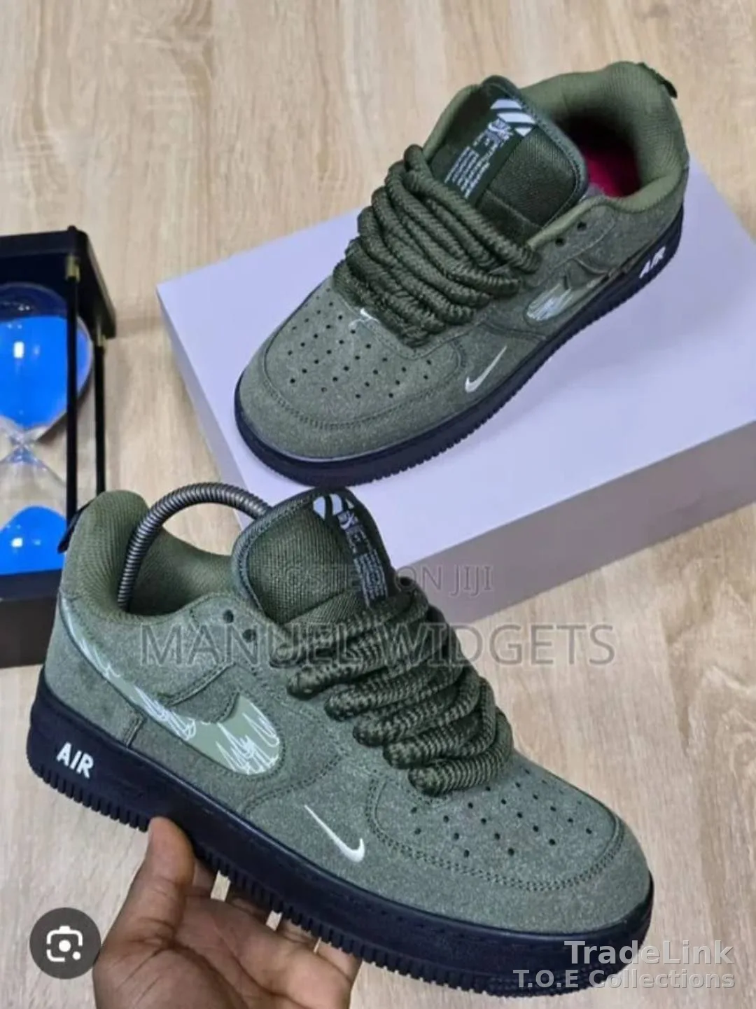 Nike Air Force 1 Low-Top Sneakers