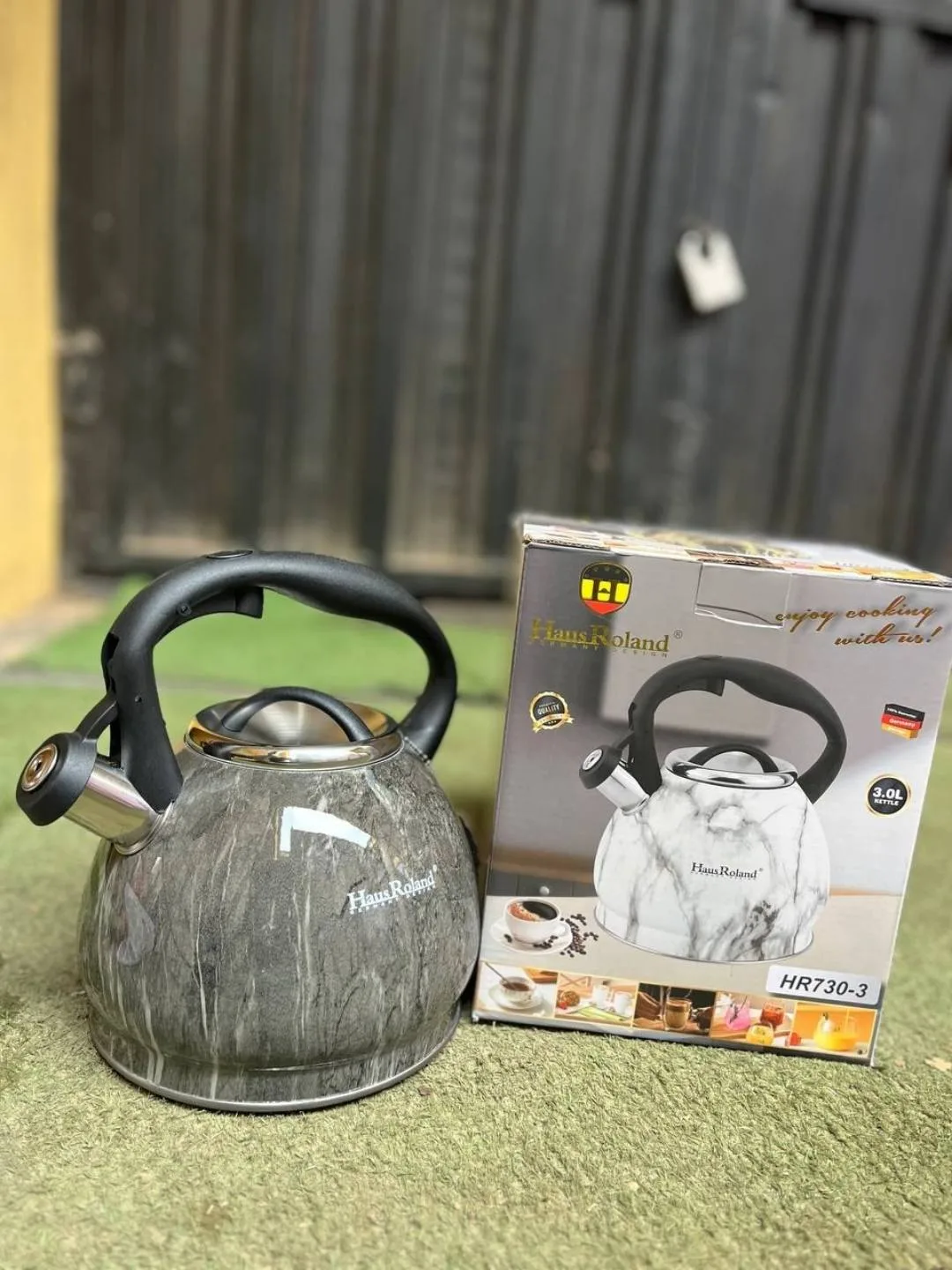 Haus Roland whistling kettle