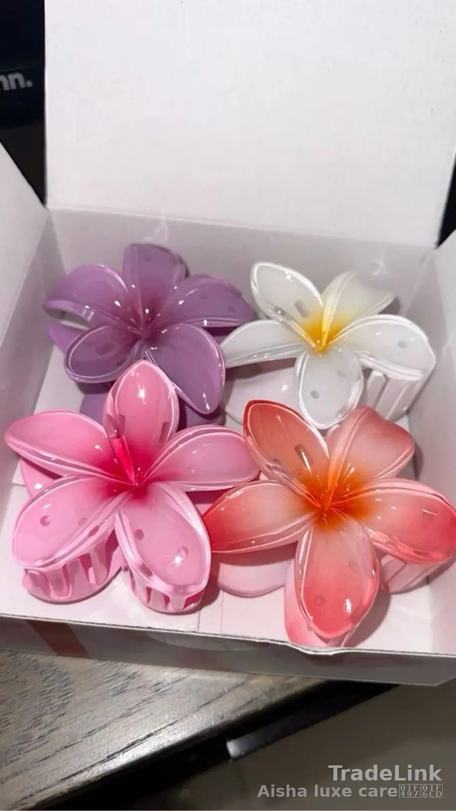Big size floral claw clip🤍🎀 1
