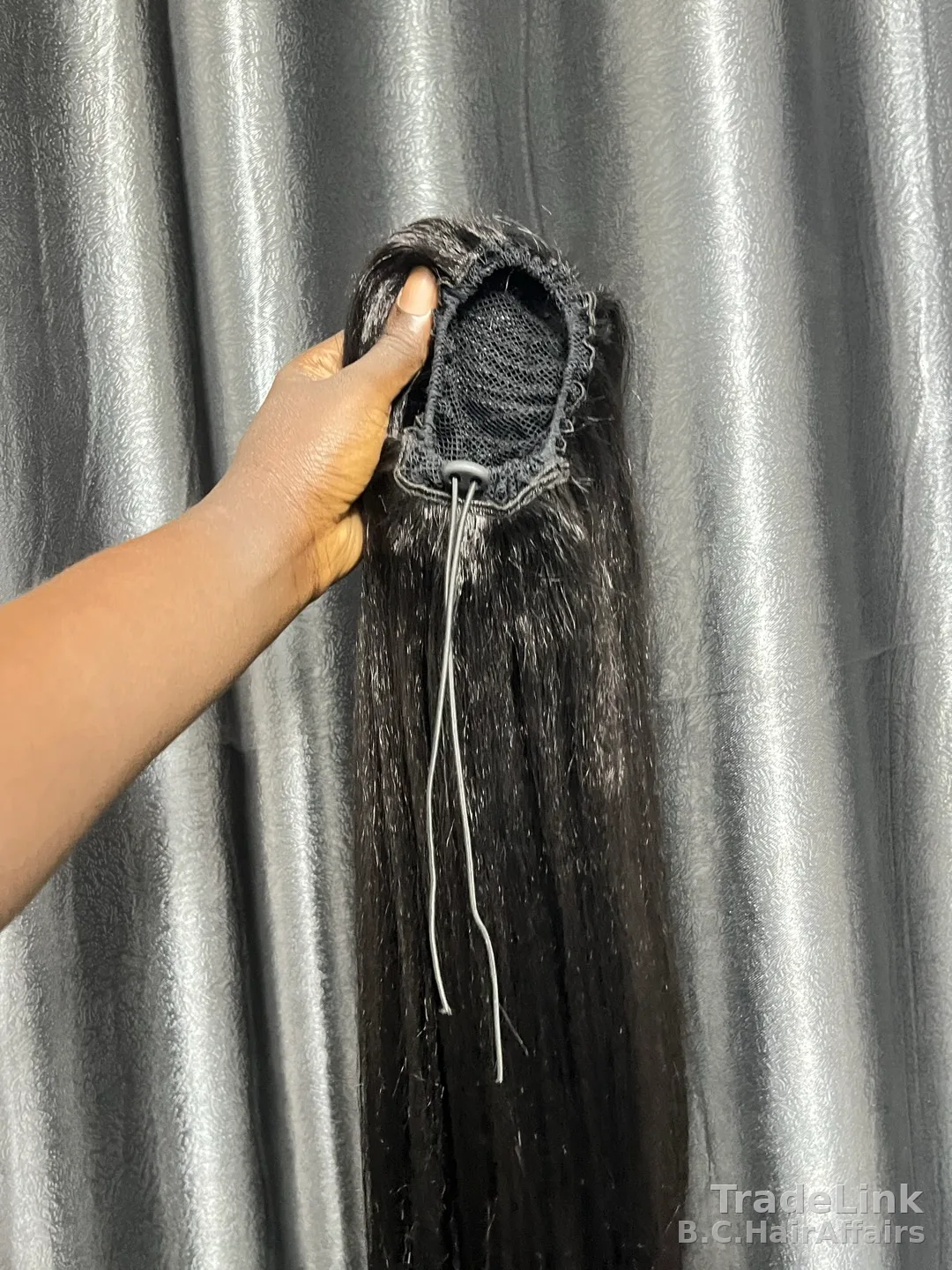 Detachable ponytail