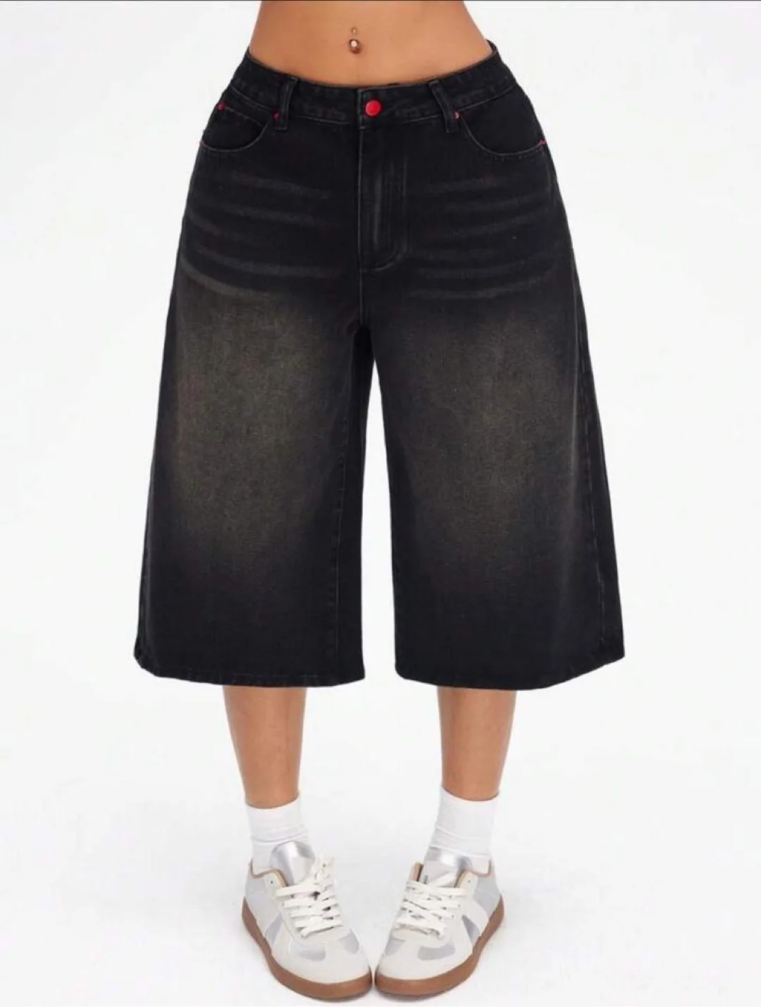 Ladies’ Short Jeans 1