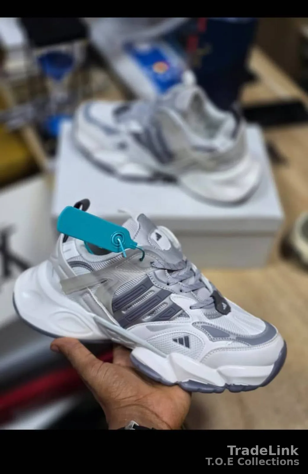 Adidas Vento XLG Deluxe sneakers
