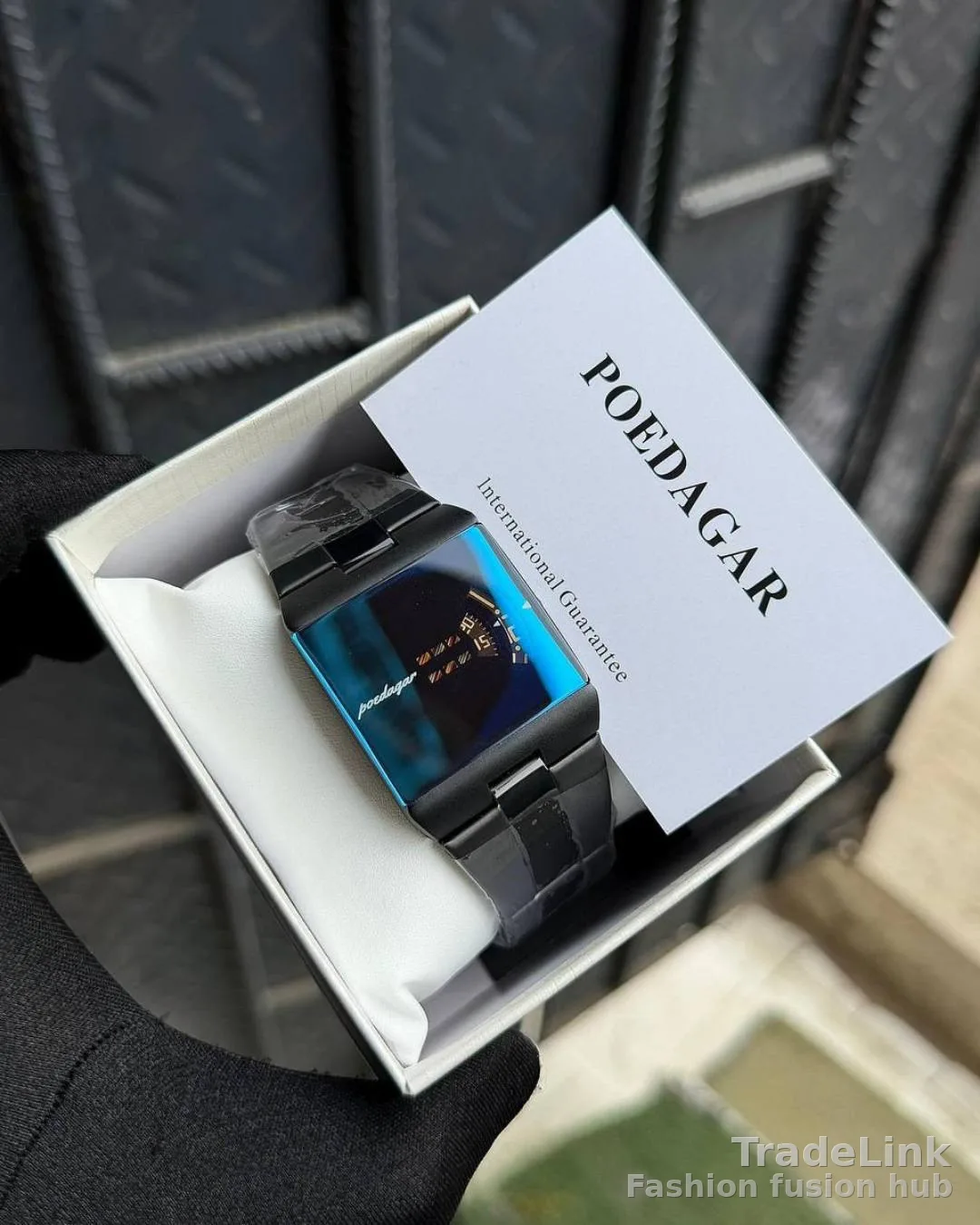 POEDAGAR Futuristic Disc-Display Quartz Watch 3